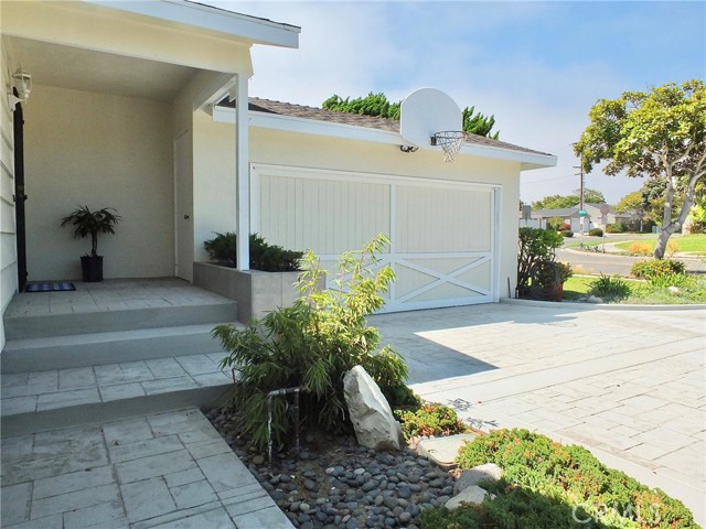 402 Avenue E, Redondo Beach, California 90277, 3 Bedrooms Bedrooms, ,2 BathroomsBathrooms,Residential,Sold,Avenue E,SB21162961