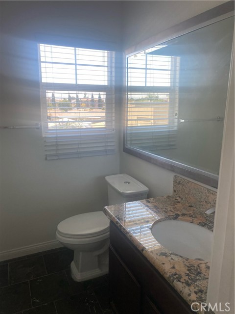 Detail Gallery Image 8 of 15 For 121 S Dale #111,  Anaheim,  CA 92804 - 3 Beds | 2/1 Baths