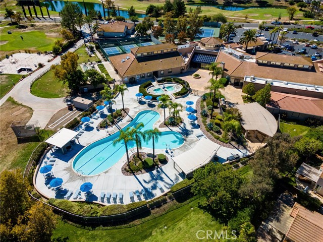 24217 Corte Cordoba, Murrieta CA: https://media.crmls.org/medias/f778299d-47ec-4b37-b2fc-4041ba0bcacf.jpg