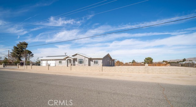 Detail Gallery Image 5 of 37 For 15402 Pamela Ln, Victorville,  CA 92394 - 4 Beds | 3 Baths