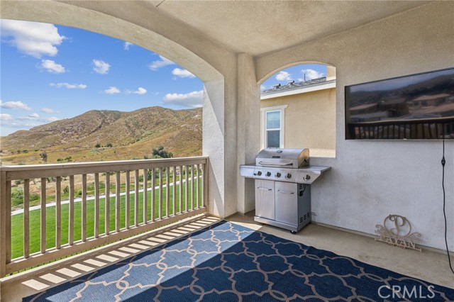 Detail Gallery Image 10 of 68 For 3935 Iron Mountain Cir, Jurupa Valley,  CA 92509 - 3 Beds | 2/2 Baths