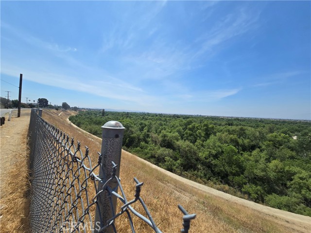 876 River Drive, Norco CA: https://media.crmls.org/medias/f7795f90-2615-4453-aa25-10917d520dc6.jpg