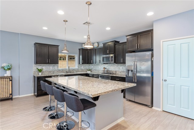 Detail Gallery Image 8 of 42 For 17909 Lapis, San Bernardino,  CA 92407 - 4 Beds | 2 Baths