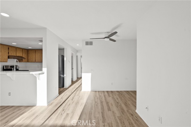 Detail Gallery Image 7 of 26 For 18209 Sierra #4,  Canyon Country,  CA 91351 - 2 Beds | 2 Baths
