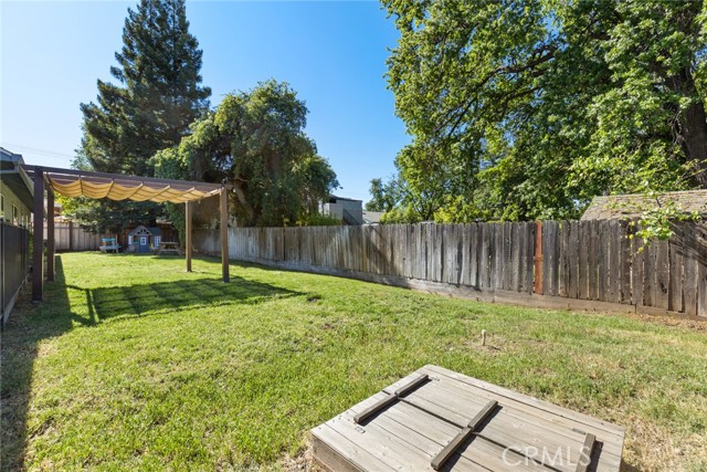 Detail Gallery Image 28 of 37 For 2 Summerwood Ct, Chico,  CA 95926 - 3 Beds | 2 Baths