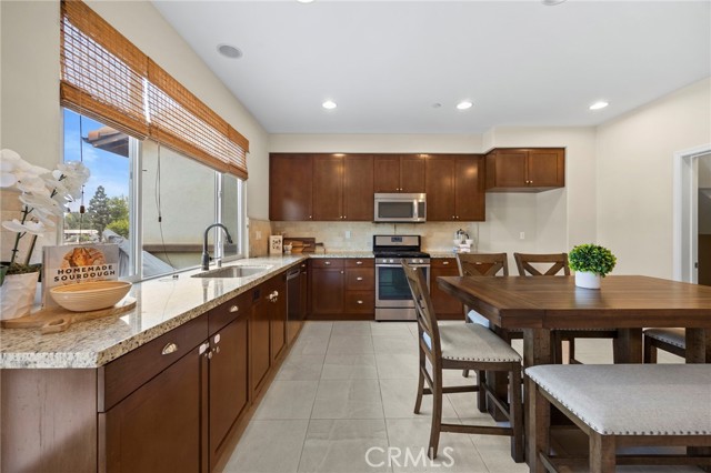 17539 Riverstone Court, Fountain Valley CA: https://media.crmls.org/medias/f77a4deb-3096-4a64-96c9-77981cb8fc31.jpg