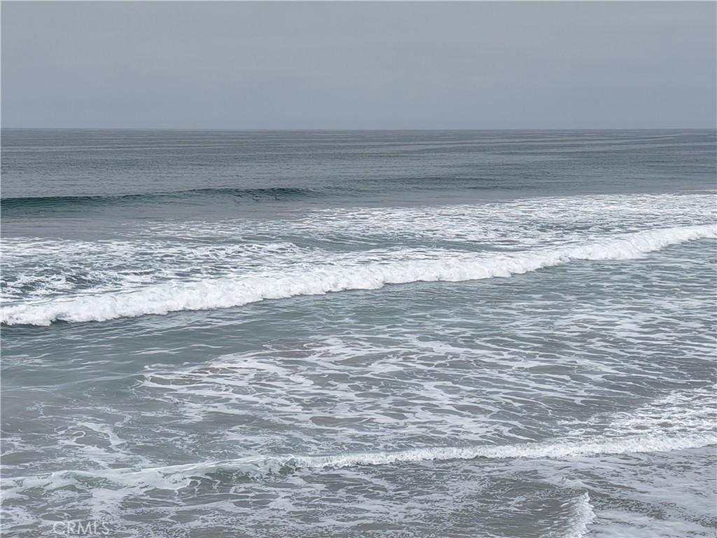 https://media.crmls.org/medias/f77aeab9-389c-4c8b-95f1-1a8b13015513.jpg?preset=X-Large
