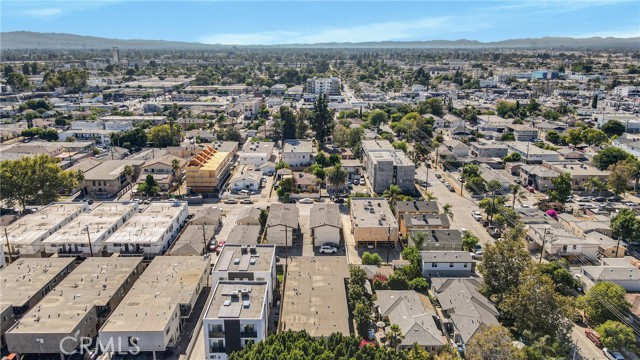 6651 Beck Avenue, North Hollywood CA: https://media.crmls.org/medias/f77b119e-6a10-4b6f-b946-baf9675b314a.jpg