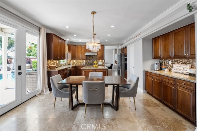 40493 Calle Katerine, Temecula CA: https://media.crmls.org/medias/f77b88b6-9c7a-4ce9-bc72-0b9c2e9655d2.jpg