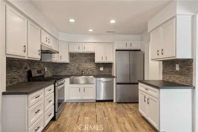 Detail Gallery Image 10 of 30 For 1919 Sherry #37,  Santa Ana,  CA 92705 - 3 Beds | 2 Baths