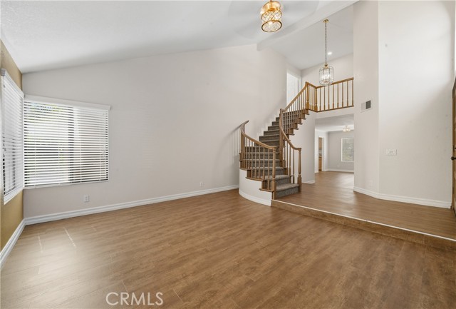 1372 Old Trail DR, Corona CA: https://media.crmls.org/medias/f77c2299-77a2-4905-af43-232d8509a074.jpg