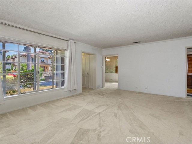 10348 Woodbridge Street, Toluca Lake CA: https://media.crmls.org/medias/f77c632d-a302-473d-b311-f24b16e04984.jpg