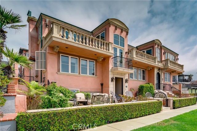 1724 Esplanade, Redondo Beach, California 90277, 3 Bedrooms Bedrooms, ,1 BathroomBathrooms,Residential,Sold,Esplanade,SB21185823