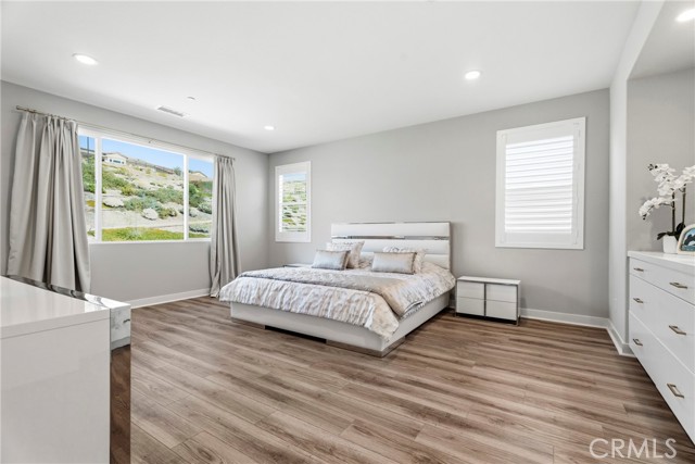 Detail Gallery Image 42 of 75 For 17721 Ridgeline Ct, Saugus,  CA 91350 - 4 Beds | 4 Baths