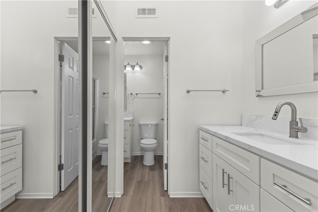 https://media.crmls.org/medias/f77e4a4c-ccf7-4431-8795-66346f069fa3.jpg?preset=X-Large