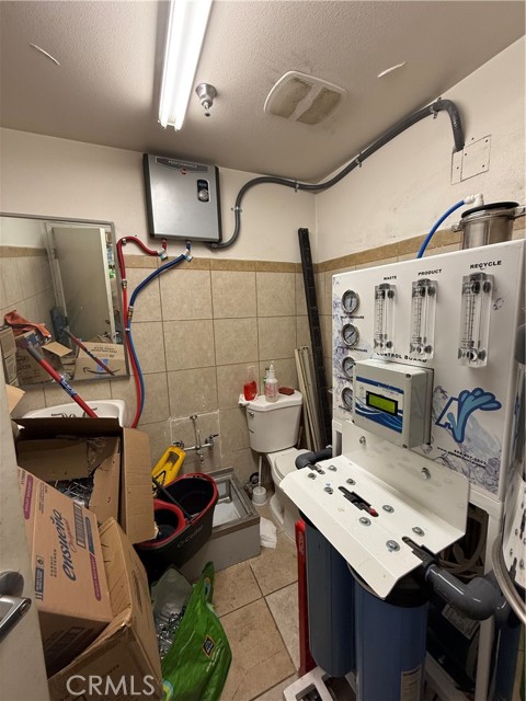 17480 Arrow Boulevard, Fontana CA: https://media.crmls.org/medias/f77e72d2-8c35-4bf0-b55f-14a6fb0e2579.jpg