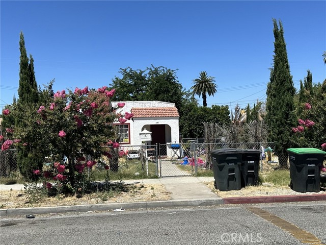 Detail Gallery Image 1 of 1 For 439 N Santa Fe St, Hemet,  CA 92543 - 2 Beds | 1 Baths