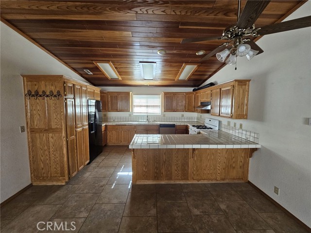 Detail Gallery Image 13 of 17 For 42560 Falcon Ave, Big Bear Lake,  CA 92315 - 3 Beds | 2 Baths