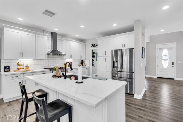 35426 Calle Grande, Lake Elsinore CA: https://media.crmls.org/medias/f77f0b8f-a0b2-4cfe-9c1f-7e648efd4f2e.jpg