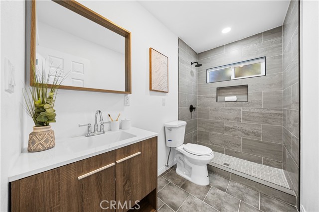 619 S Brookhurst Road, Fullerton CA: https://media.crmls.org/medias/f77f3da2-2969-4e17-9457-28abe838dc47.jpg