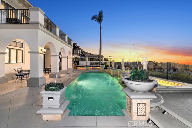 7 Vista Luci, Newport Coast CA: https://media.crmls.org/medias/f77f4c1d-5192-4a8b-81bd-bb231ff4f8bc.jpg