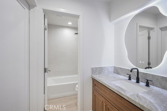 Detail Gallery Image 2 of 30 For 229 Springview, Irvine,  CA 92620 - 2 Beds | 1 Baths