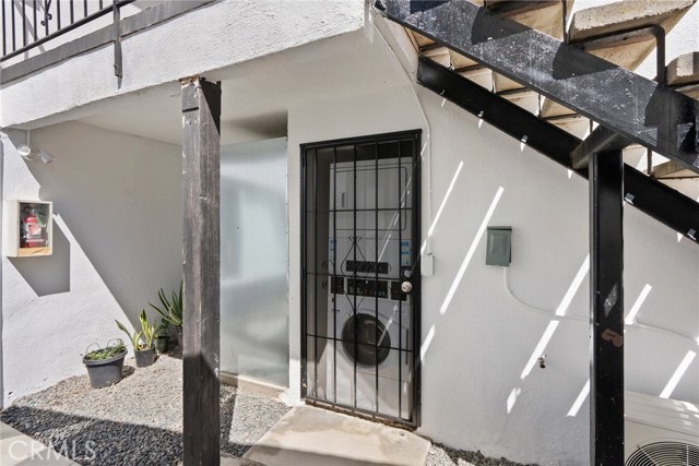 994 Valencia Street, Costa Mesa CA: https://media.crmls.org/medias/f77fbe00-4f33-4dec-82b3-20d0c497c252.jpg