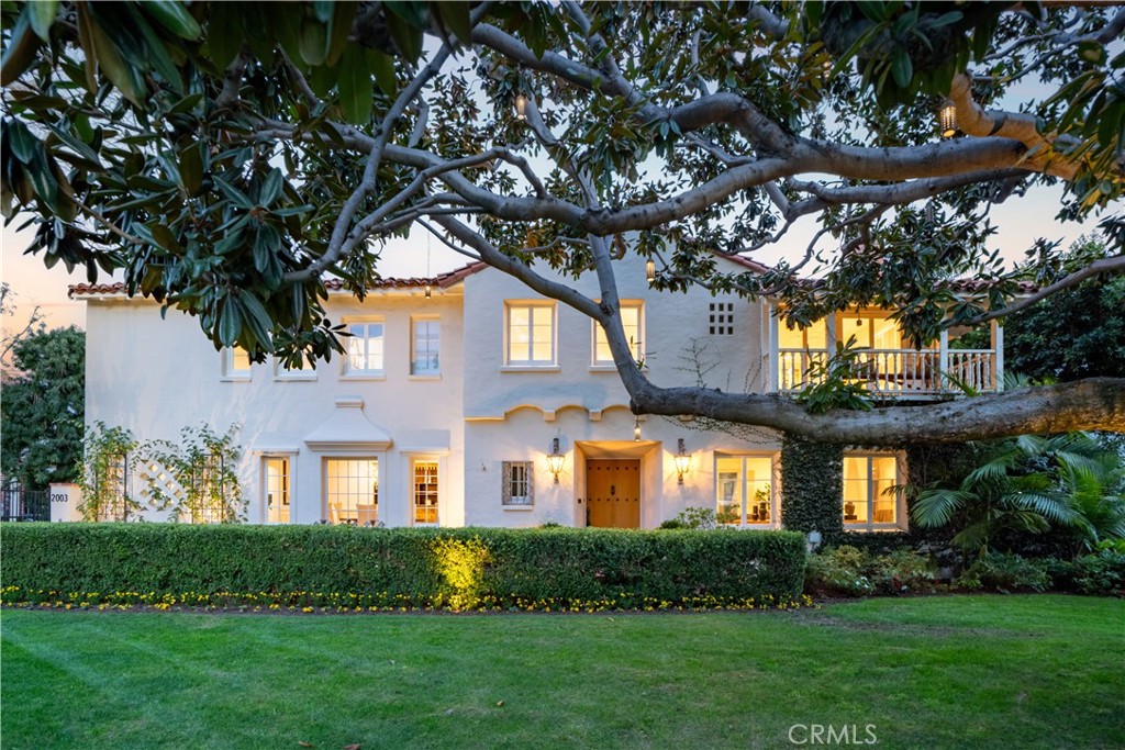 2003 N Victoria Drive