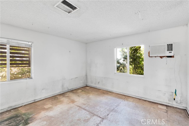 555 Mesquite Road, Pinon Hills CA: https://media.crmls.org/medias/f780a58c-f109-4f68-bf43-28f4121016e8.jpg