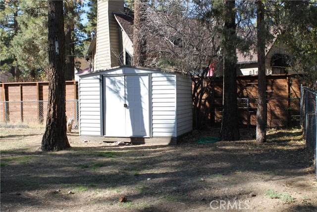 413 W North Shore, Big Bear City CA: https://media.crmls.org/medias/f780d778-e875-476e-9474-5b0e833968c3.jpg