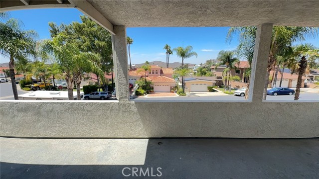 22547 Cascade, Canyon Lake CA: https://media.crmls.org/medias/f780fa9c-91d4-4cc0-bf70-a7fcd4cd50d3.jpg