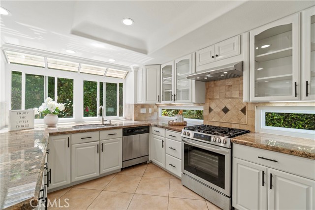 16 Harrisburg, Irvine CA: https://media.crmls.org/medias/f7812fdc-280f-4f94-8cce-6b9b0e22747e.jpg