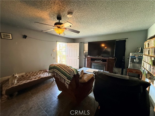 Detail Gallery Image 20 of 35 For 18837 6th, Bloomington,  CA 92316 - 3 Beds | 2 Baths