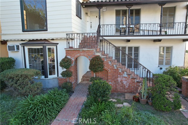 Detail Gallery Image 9 of 30 For 915 S Le Doux Rd, Los Angeles,  CA 90035 - 3 Beds | 2 Baths