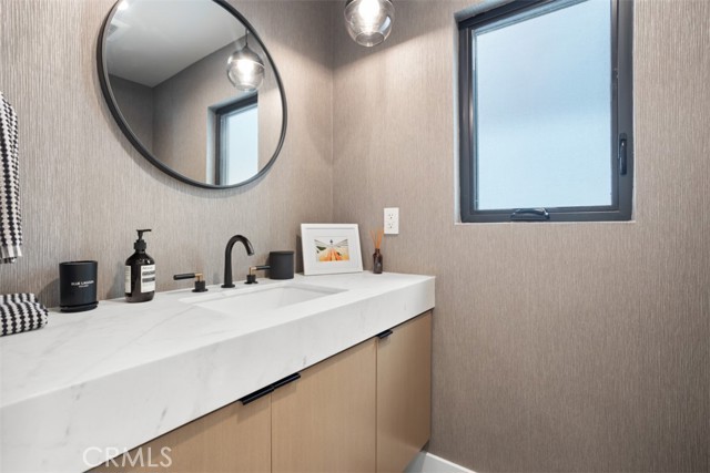 Detail Gallery Image 6 of 64 For 307 18th St, Huntington Beach,  CA 92648 - 3 Beds | 3/1 Baths