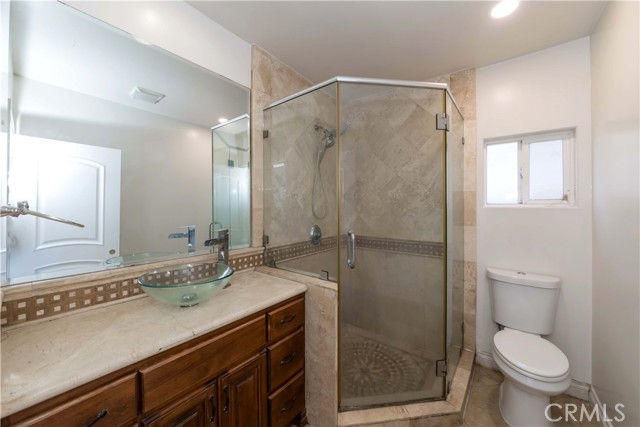 Detail Gallery Image 8 of 13 For 2163 250th St, Lomita,  CA 90717 - 2 Beds | 1 Baths