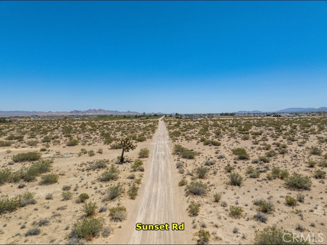 33402 Sunset Road, Lucerne Valley CA: https://media.crmls.org/medias/f782e444-0329-4050-bc80-d0bd2f75a287.jpg