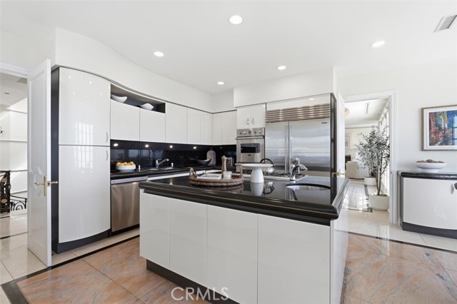 Detail Gallery Image 13 of 38 For 1509 via Castilla, Palos Verdes Estates,  CA 90274 - 5 Beds | 5/1 Baths