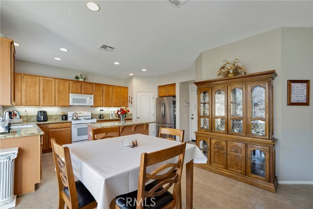 Detail Gallery Image 9 of 37 For 3953 Cane Bay Ln, Perris,  CA 92571 - 4 Beds | 2/1 Baths