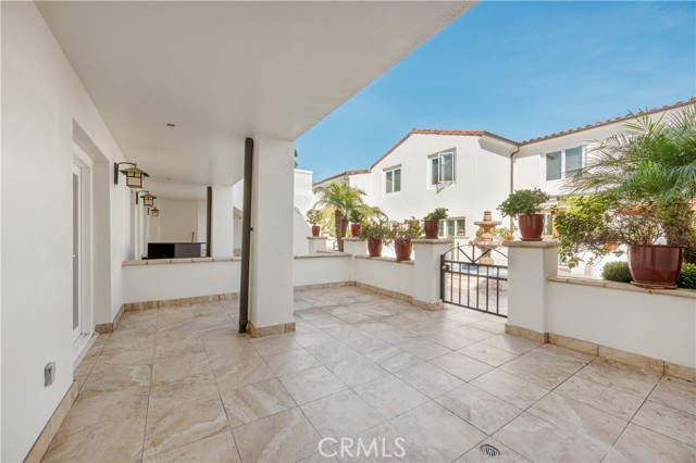 Detail Gallery Image 17 of 25 For 401 Seaward Rd #2,  Corona Del Mar,  CA 92625 - 3 Beds | 2/1 Baths