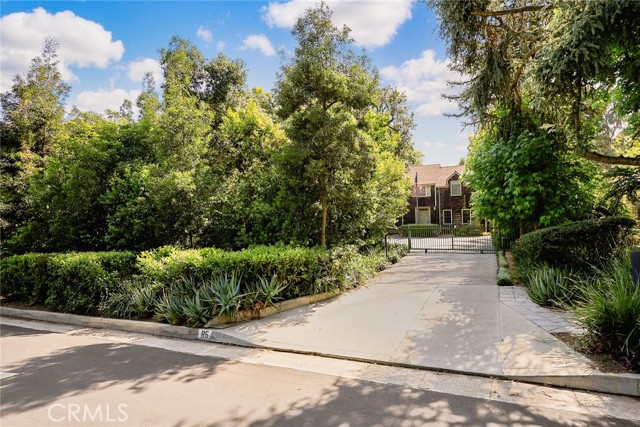 85 S San Rafael Avenue, Pasadena CA: https://media.crmls.org/medias/f785de06-2c0f-406b-8b7b-066640356fa5.jpg