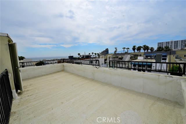 44 48 Navy Street, Venice CA: https://media.crmls.org/medias/f7860985-f38b-4763-96e9-7618c630c41b.jpg