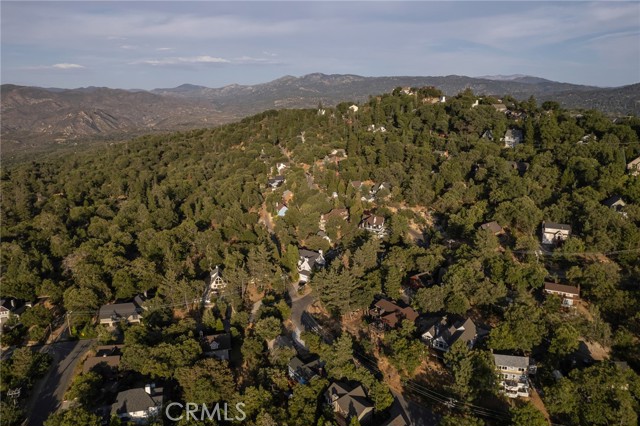 Detail Gallery Image 26 of 30 For 1477 Sequoia Dr, Lake Arrowhead,  CA 92352 - 4 Beds | 2/1 Baths