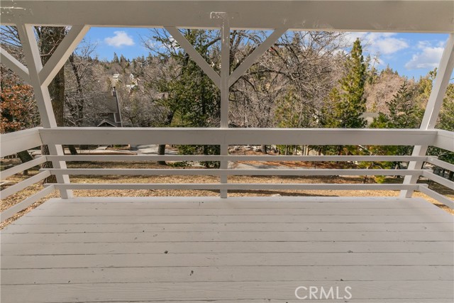 Detail Gallery Image 12 of 13 For 28252 Bern Ln, Lake Arrowhead,  CA 92352 - 4 Beds | 3 Baths