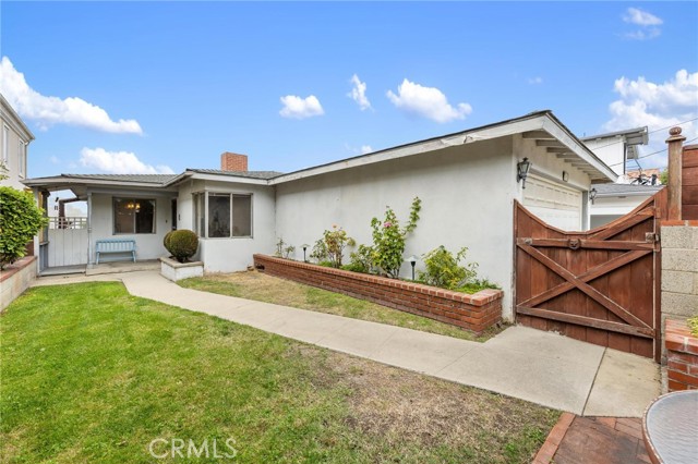 661 19th Street, Manhattan Beach, California 90266, 3 Bedrooms Bedrooms, ,1 BathroomBathrooms,Residential,For Sale,19th,SB24222440