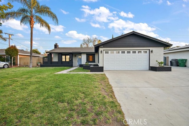 Detail Gallery Image 1 of 28 For 446 E Francis St, Corona,  CA 92879 - 3 Beds | 2 Baths
