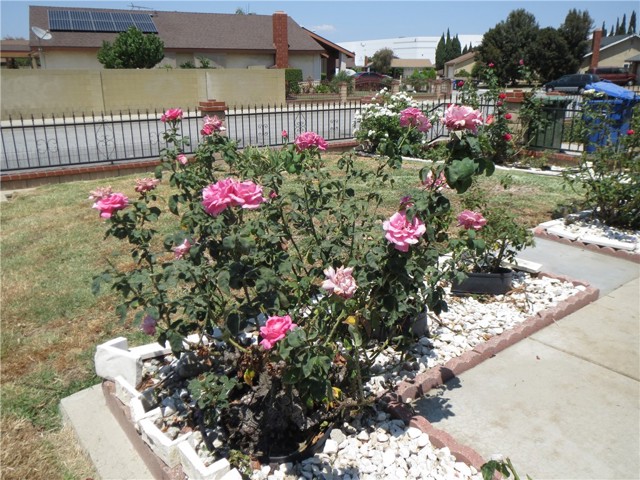 Detail Gallery Image 2 of 28 For 13232 Ross St, Norwalk,  CA 90650 - 3 Beds | 2 Baths