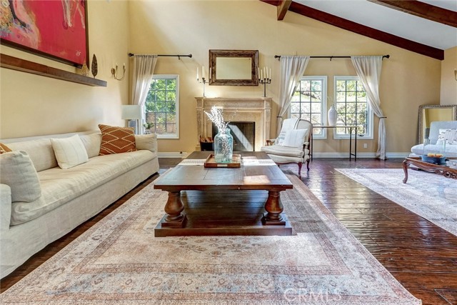 Detail Gallery Image 8 of 65 For 4751 Topeka Dr, Tarzana,  CA 91356 - 5 Beds | 6 Baths