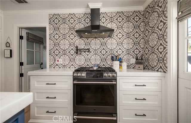 Detail Gallery Image 11 of 32 For 1323 E Colton Ave, Redlands,  CA 92374 - 3 Beds | 2 Baths