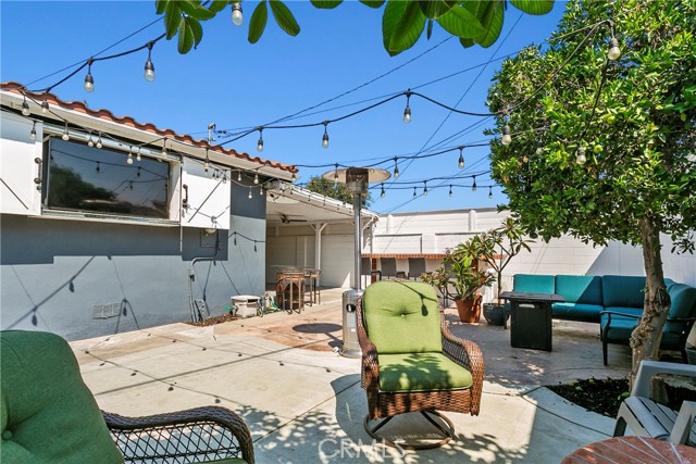 715 W South Street, Anaheim CA: https://media.crmls.org/medias/f789c6ff-6165-4da2-8392-55ea8f86b3d7.jpg